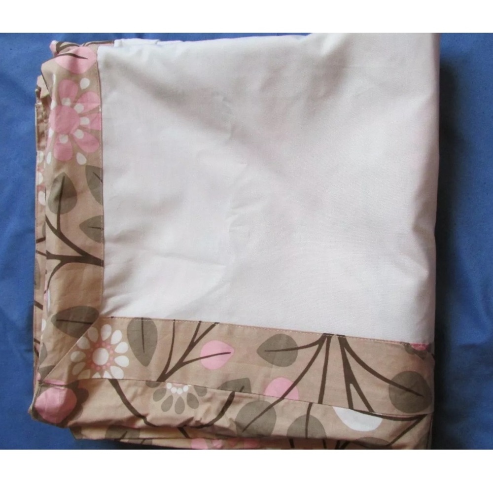 NWOT Dwell Baby Crib Skirt in Garden Blossom Size Crib/Toddler Bed
